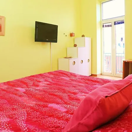 Double Bedroom On Great Location With Balcony 아파트 *