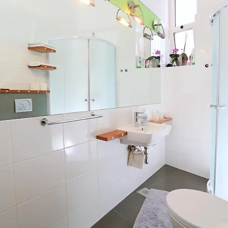 Double Bedroom On Great Location With Balcony * 스플리트