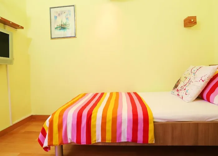Apartament Double Bedroom On Great Location With Balcony Split