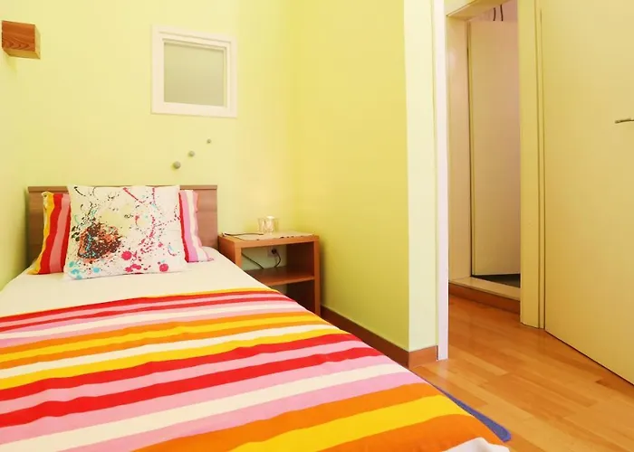 Apartament Double Bedroom On Great Location With Balcony Split